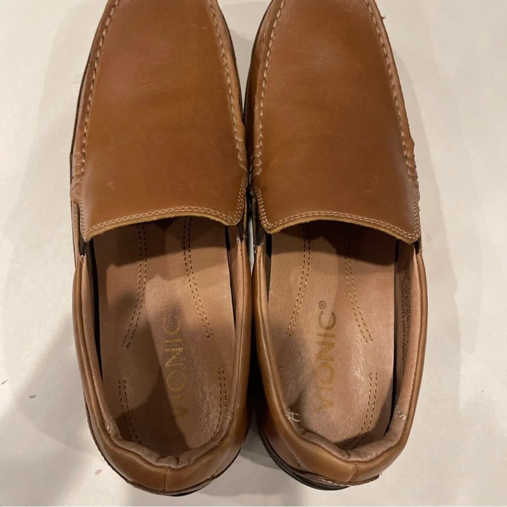 Vionic Preston men's slip-on loafers Size 8.5 Brown Expandable